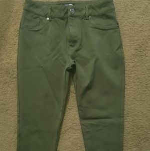 Crisp green pants stretchy, never worn
